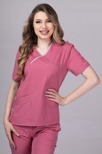 Încărcați imaginea în vizualizatorul Galerie, Costum Medical Premium de dama TAG Onyx | Uniforma Medicala Poly Spandex | Dusty Rose cu paspoal Argintiu
