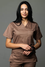 Încărcați imaginea în vizualizatorul Galerie, Costum Medical de dama TAG Premium Unisex | Uniforma Medicala Unisex Cotton Stretch | Cafeniu