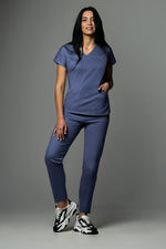 Încărcați imaginea în vizualizatorul Galerie, Costum Medical Premium TAG Ambra | Uniforma Medicala Feminina Cotton Stretch | Gri Petrol