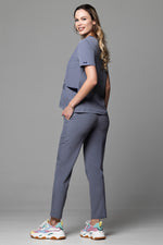 Încărcați imaginea în vizualizatorul Galerie, Costum Medical Premium de dama TAG Onyx | Uniforma Medicala Poly Spandex | Gri cu paspoal Bleumarin