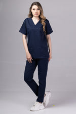 Încărcați imaginea în vizualizatorul Galerie, Costum Medical de dama TAG Premium Unisex | Uniforma Medicala Unisex Cotton Stretch | Bleumarin