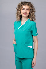 Încărcați imaginea în vizualizatorul Galerie, Costum Medical Premium de dama TAG Onyx | Uniforma Medicala Poly Spandex | Verde Chirurgical cu paspoal Alb