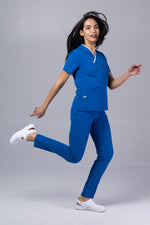 Încărcați imaginea în vizualizatorul Galerie, Costum Medical Premium de dama TAG Onyx | Uniforma Medicala Poly Spandex | Albastru Marin cu paspoal Alb