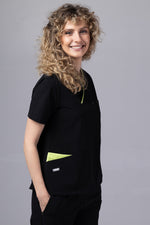 Încărcați imaginea în vizualizatorul Galerie, Costum Medical Premium de dama TAG Onyx | Uniforma Medicala Poly Spandex | Negru cu paspoal Green Apple