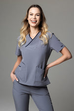 Încărcați imaginea în vizualizatorul Galerie, Costum Medical Premium de dama TAG Onyx | Uniforma Medicala Poly Spandex | Gri cu paspoal Bleumarin
