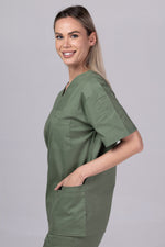 Încărcați imaginea în vizualizatorul Galerie, Costum Medical de dama TAG Premium Unisex | Uniforma Medicala Unisex Cotton Stretch | Kaki
