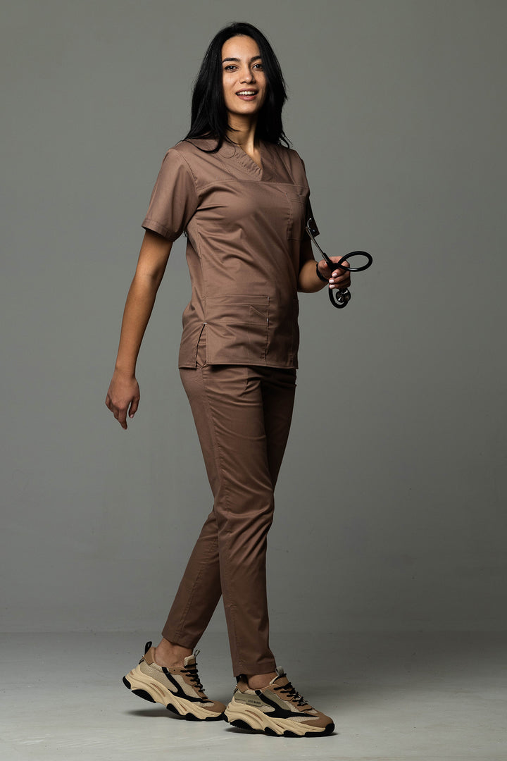 Costum Medical de dama TAG Premium Unisex | Uniforma Medicala Unisex Cotton Stretch | Cafeniu