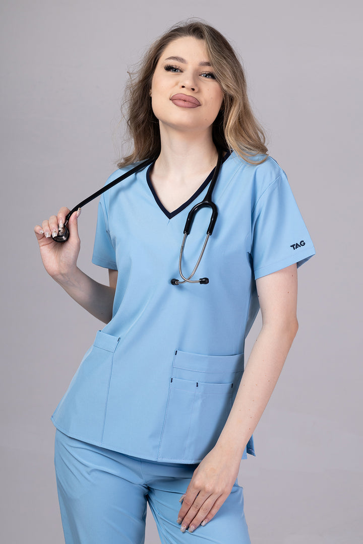 Costum Medical Premium TAG EVA | Uniforma Dama Poly Spandex | Bleu Ciel