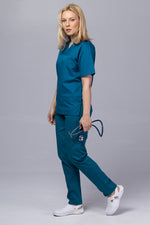 Încărcați imaginea în vizualizatorul Galerie, Costum Medical TAG ClassIQ | Uniforma Medicala Unisex Bumbac-Poliester | Pacific Blue