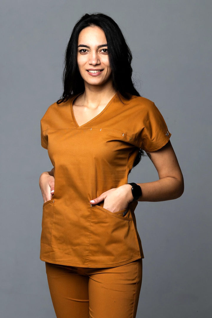 Costum Medical Premium TAG Ambra | Uniforma Medicala Feminina Cotton Stretch | Caramel