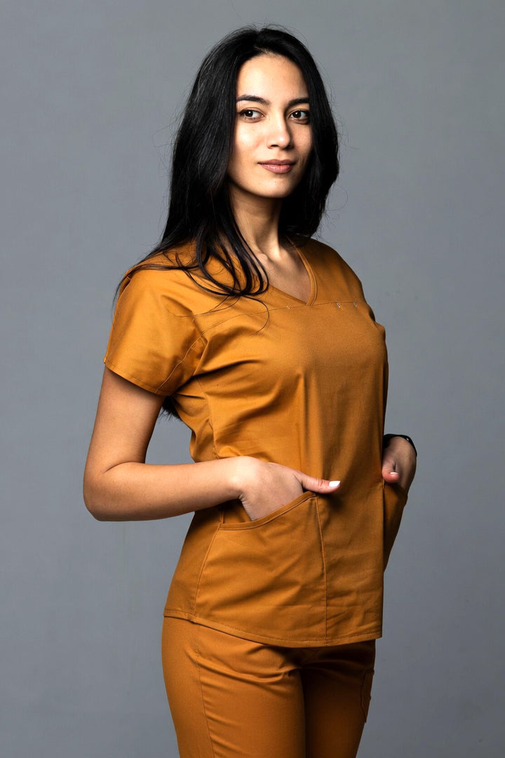 Costum Medical Premium TAG Ambra | Uniforma Medicala Feminina Cotton Stretch | Caramel
