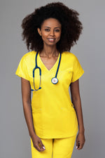 Încărcați imaginea în vizualizatorul Galerie, Costum Medical Premium TAG Ambra | Uniforma Medicala Feminina Cotton Stretch | Galben
