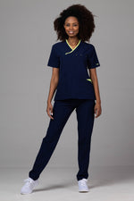 Încărcați imaginea în vizualizatorul Galerie, Costum Medical Premium de dama TAG Onyx | Uniforma Medicala Poly Spandex | Bleumarin cu paspoal Green Apple