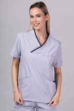 Încărcați imaginea în vizualizatorul Galerie, Costum Medical Premium de dama TAG Onyx | Uniforma Medicala Poly Spandex | Argintiu cu paspoal bleumarin