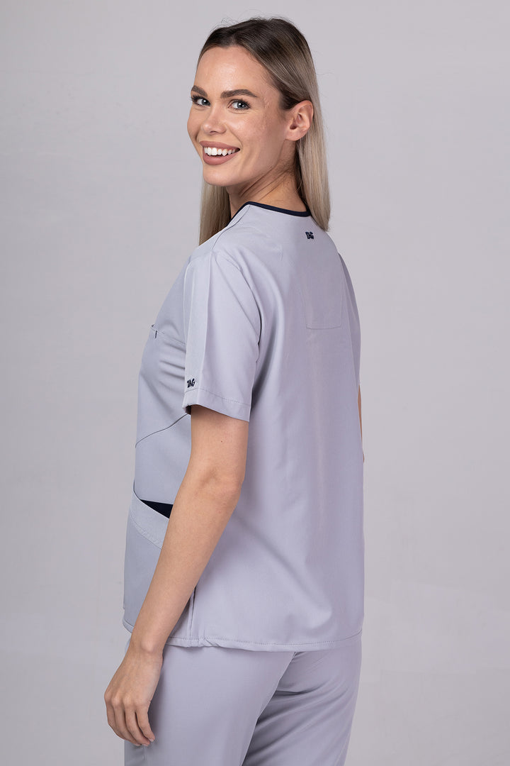 Costum Medical Premium de dama TAG Onyx | Uniforma Medicala Poly Spandex | Argintiu cu paspoal bleumarin