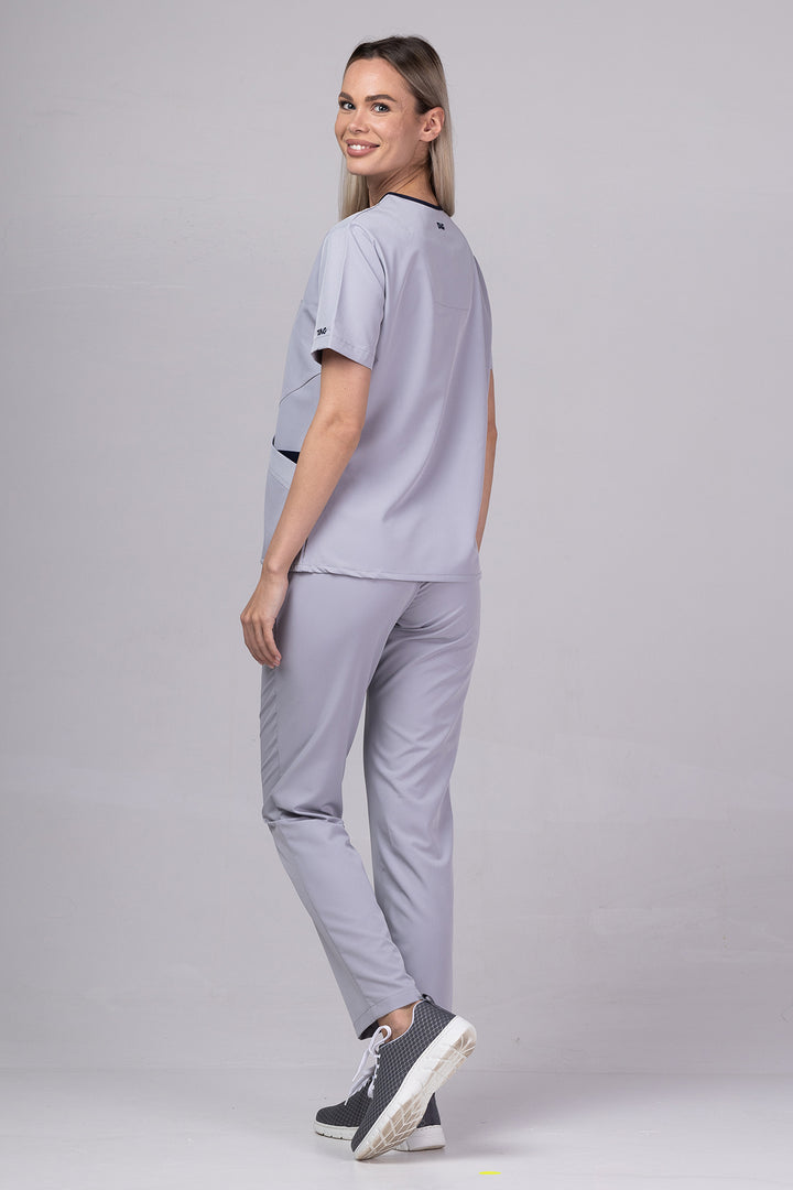 Costum Medical Premium de dama TAG Onyx | Uniforma Medicala Poly Spandex | Argintiu cu paspoal bleumarin