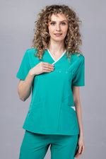 Încărcați imaginea în vizualizatorul Galerie, Costum Medical Premium de dama TAG Onyx | Uniforma Medicala Poly Spandex | Verde Chirurgical cu paspoal Alb