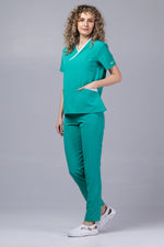Încărcați imaginea în vizualizatorul Galerie, Costum Medical Premium de dama TAG Onyx | Uniforma Medicala Poly Spandex | Verde Chirurgical cu paspoal Alb