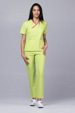Încărcați imaginea în vizualizatorul Galerie, Costum Medical Premium de dama TAG Onyx | Uniforma Medicala Poly Spandex | Green Apple cu paspoal Ciclam