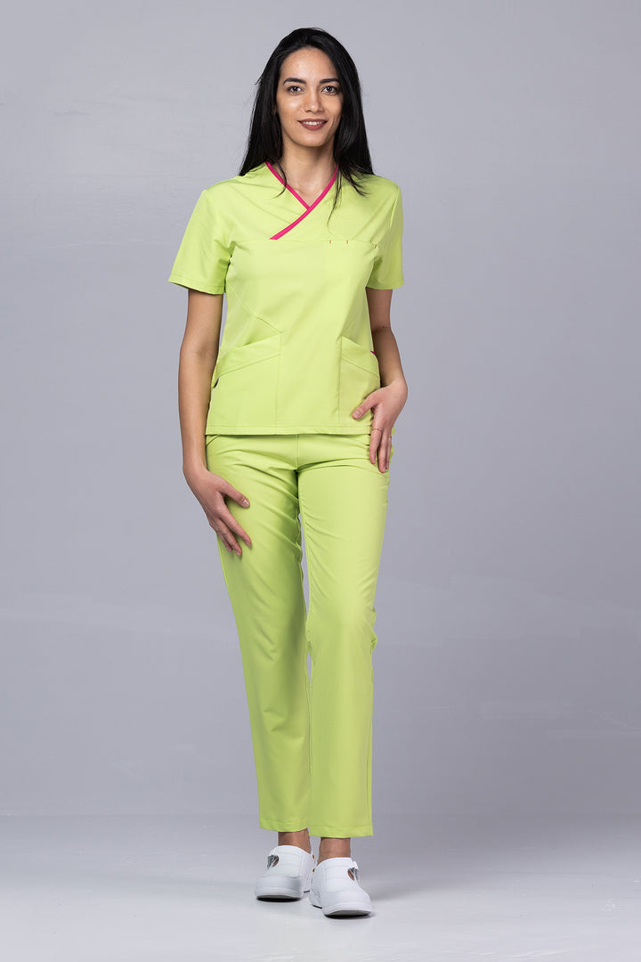 Costum Medical Premium de dama TAG Onyx | Uniforma Medicala Poly Spandex | Green Apple cu paspoal Ciclam