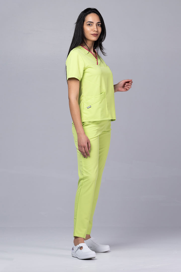 Costum Medical Premium de dama TAG Onyx | Uniforma Medicala Poly Spandex | Green Apple cu paspoal Ciclam