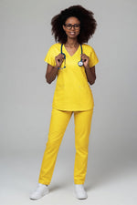 Încărcați imaginea în vizualizatorul Galerie, Costum Medical Premium TAG Ambra | Uniforma Medicala Feminina Cotton Stretch | Galben