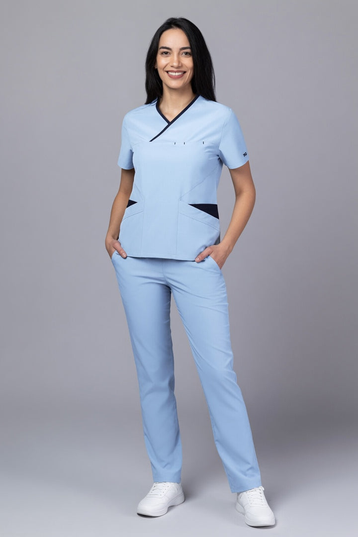 Costum Medical Premium de dama TAG Onyx | Uniforma Medicala Poly Spandex | Bleu Ciel cu paspoal Bleumarin