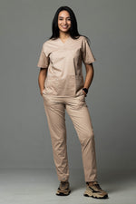 Încărcați imaginea în vizualizatorul Galerie, Costum Medical de dama TAG Premium Unisex | Uniforma Medicala Unisex Cotton Stretch | Pudra