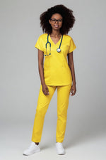Încărcați imaginea în vizualizatorul Galerie, Costum Medical Premium TAG Ambra | Uniforma Medicala Feminina Cotton Stretch | Galben