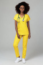 Încărcați imaginea în vizualizatorul Galerie, Costum Medical Premium TAG Ambra | Uniforma Medicala Feminina Cotton Stretch | Galben